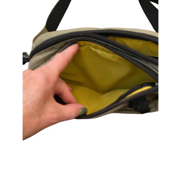 RARE Patagonia Shoulder Bag Style 48460 - Picture 4 of 6